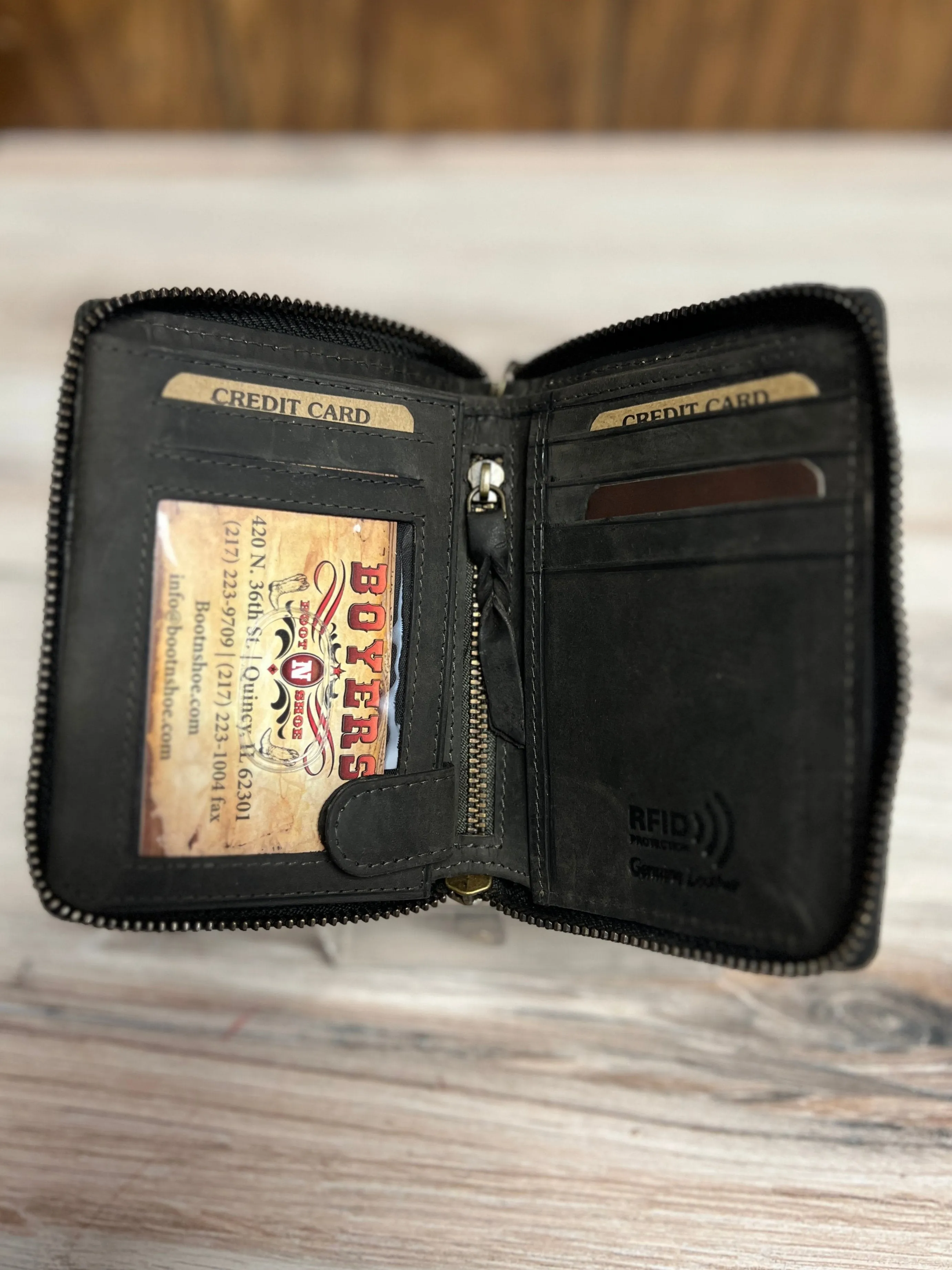 Classic Look Small Trucker Zip Wallet with Chain 51360