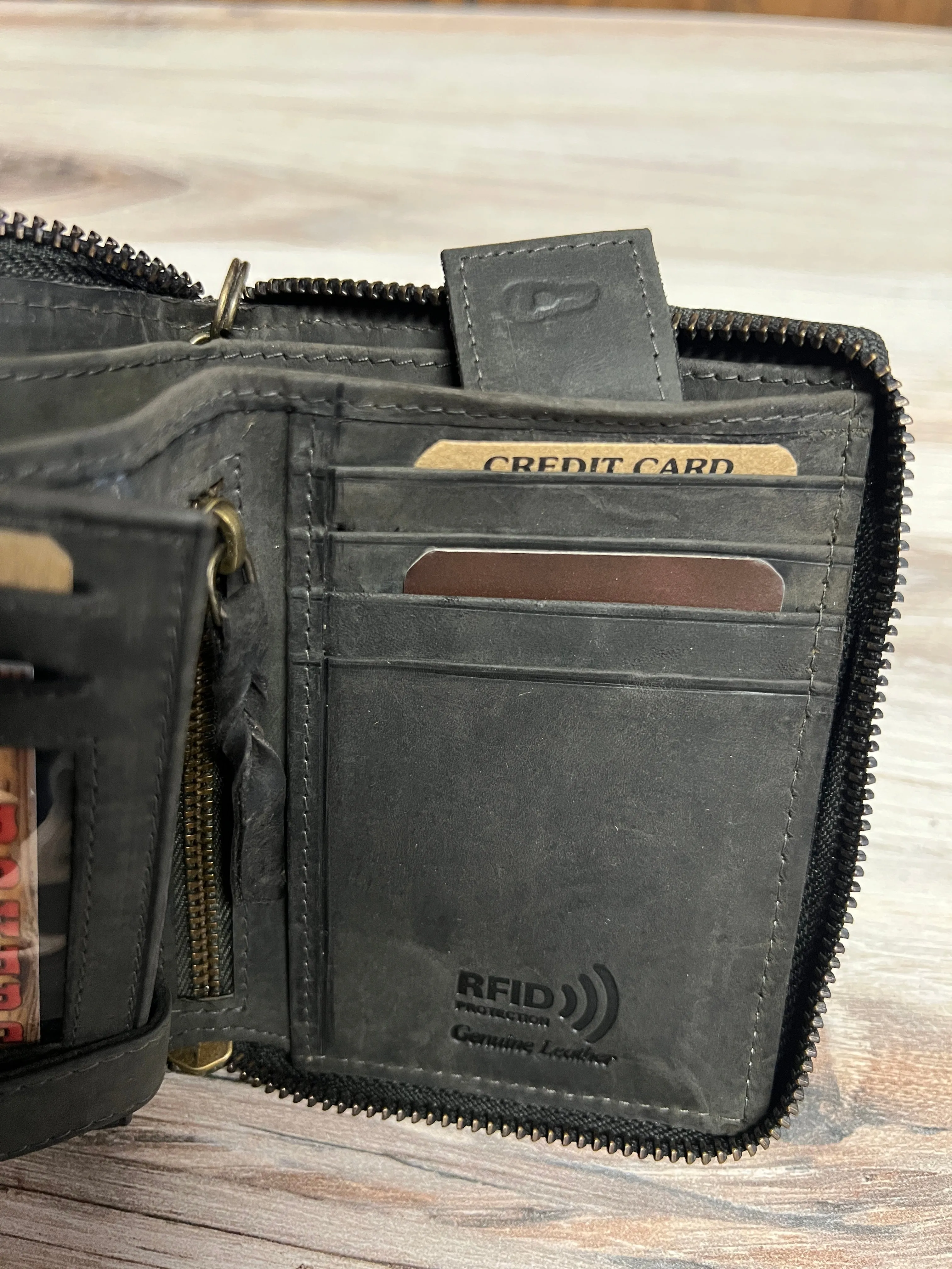 Classic Look Small Trucker Zip Wallet with Chain 51360